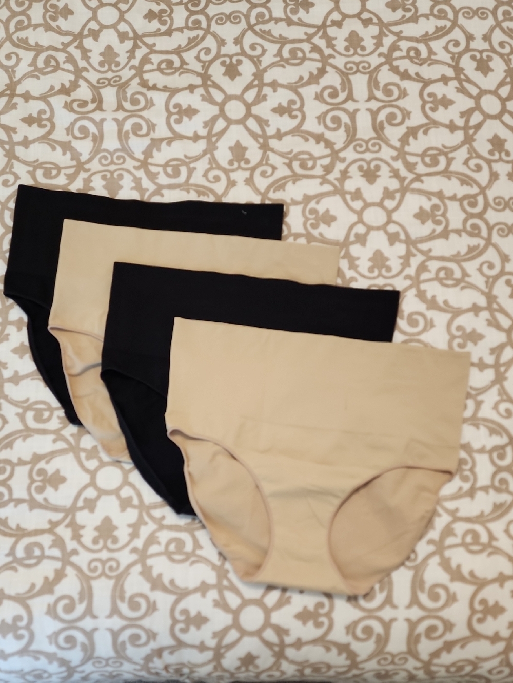 SPANX ExtraOrdinary Seamless High-Waist Briefs 4-Pack in Black(2) and Nude(2)